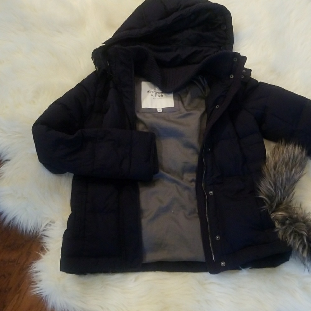 Down jacket with removable hood, and fur